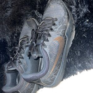 NIKE MAMBA RAGE GOLDSTAR MEN’S)BASKETBALL SHOES